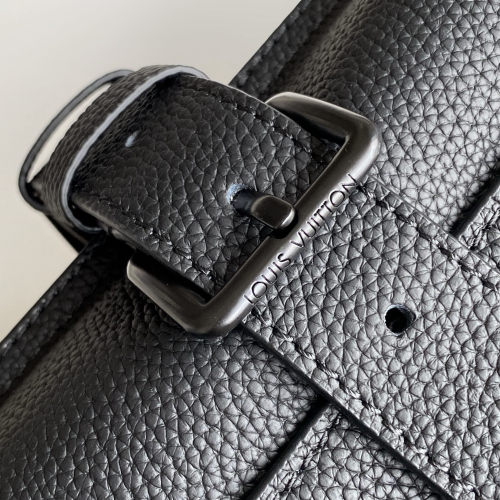 LOUIS VUITTON BOARDING MESSENGER BLACK 24CM M15265 - Image 8