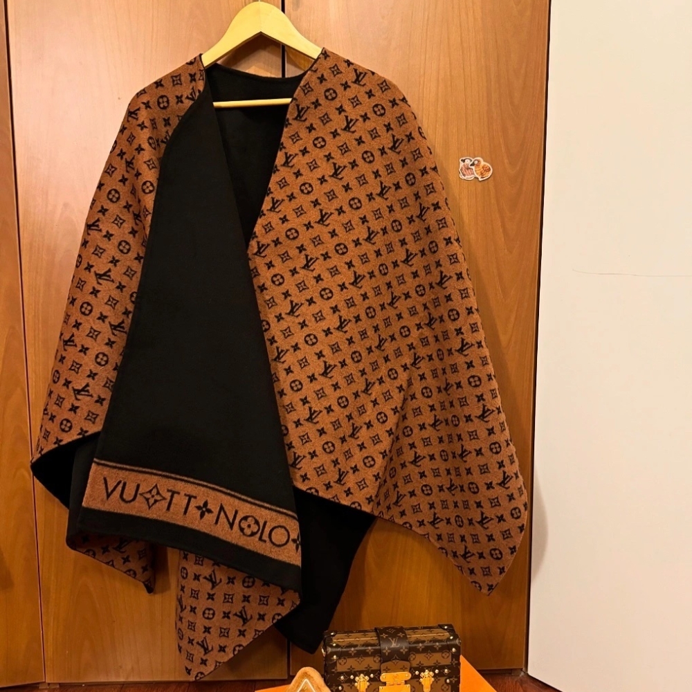 Alternative view of LOUIS VUITTON MONOGRAM INFINITY CAPE BROWN M92824