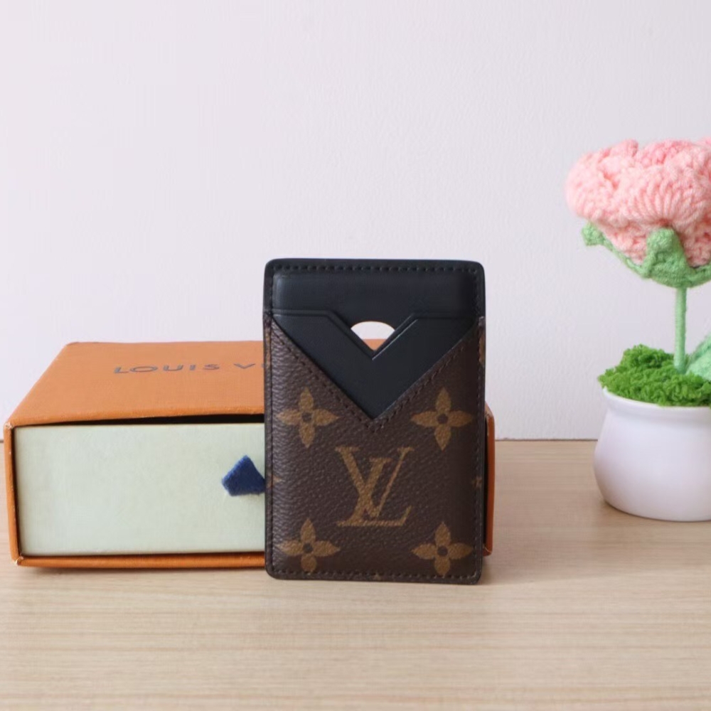 Alternative view of LOUIS VUITTON PORTE CARTES MAGNET MONOGRAM BLACK 9CM M13185