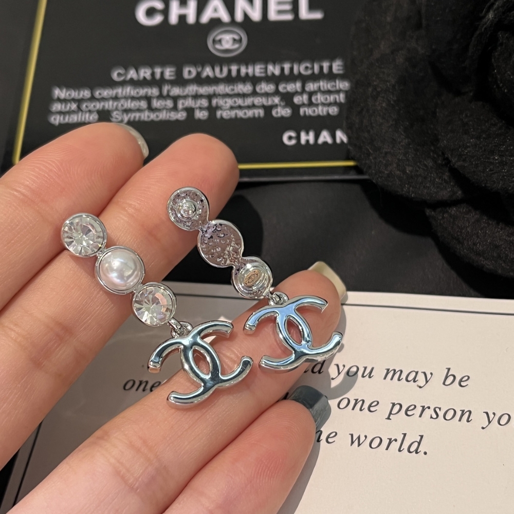 Alternative view of CHANEL CRYSTAL CC PEARL DROP EARRINGS SILVER ABG202 B21707 U2865