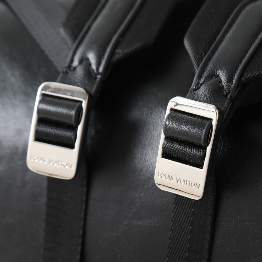 LOUIS VUITTON MONTSOURIS CARGO BACKPACK BLACK 40CM M13983 - Image 8