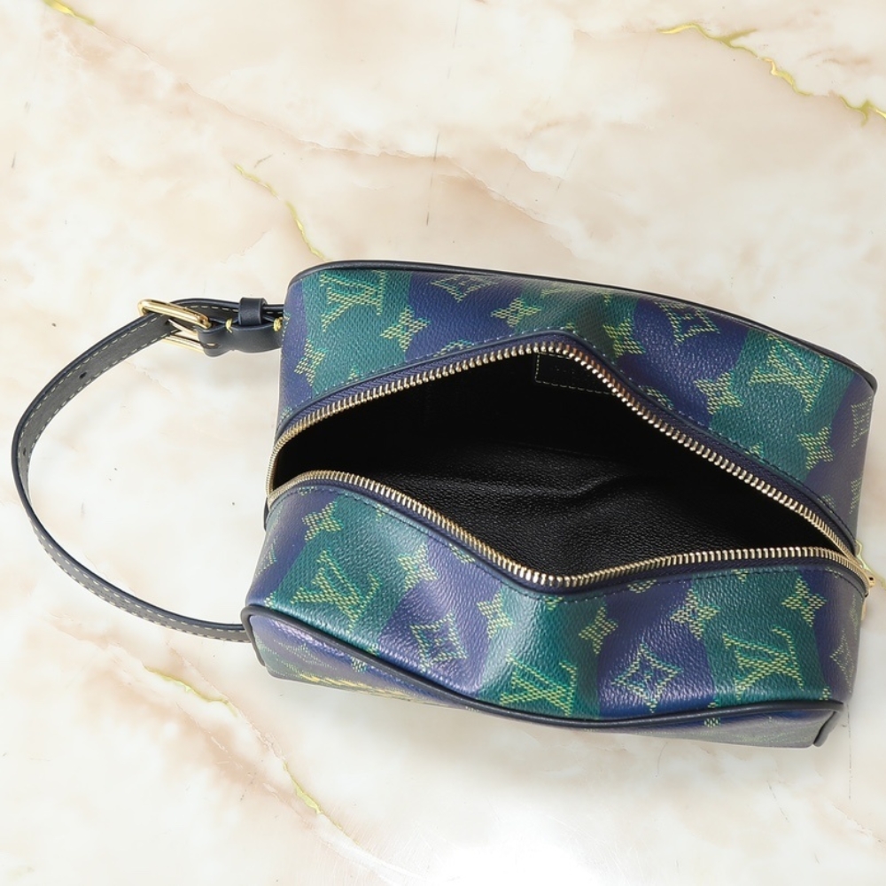 LOUIS VUITTON LOCKER DOPP KIT BLUE STRIPES 23CM M25902 - Image 10