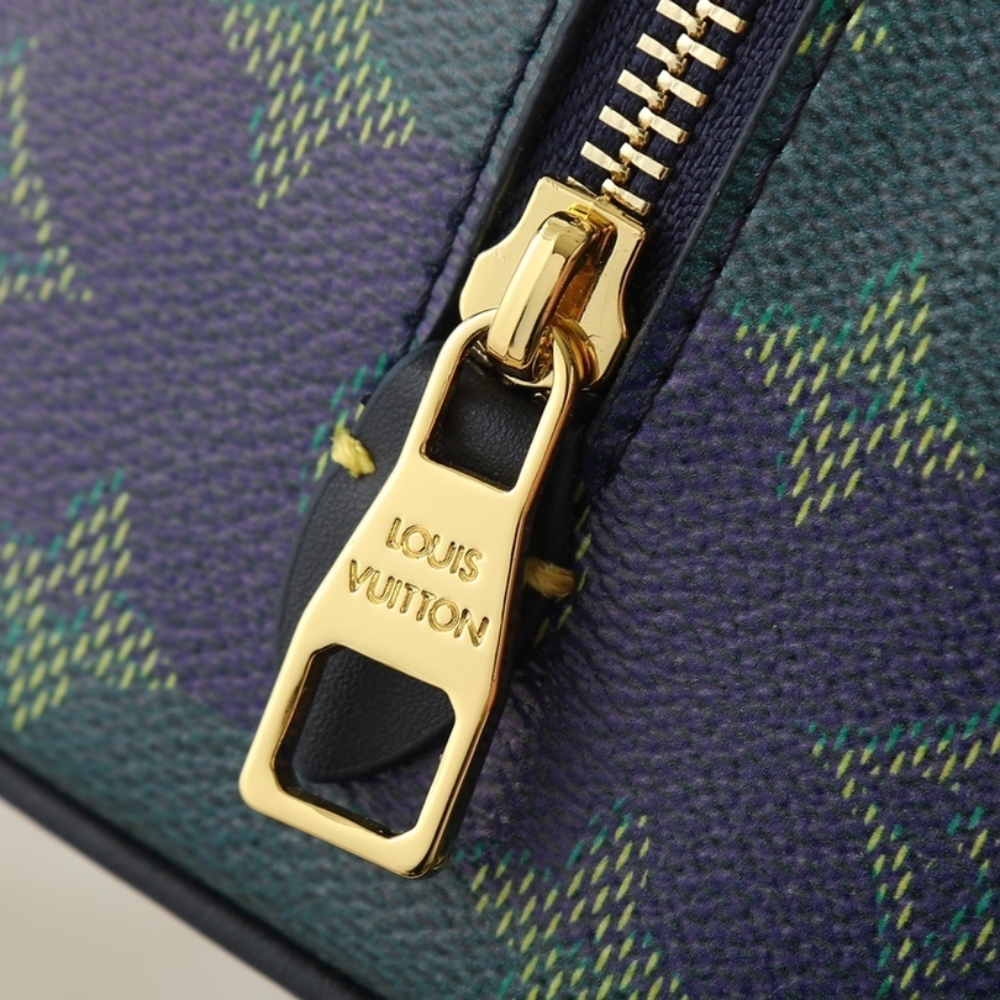 LOUIS VUITTON LOCKER DOPP KIT BLUE STRIPES 23CM M25902 - Image 8