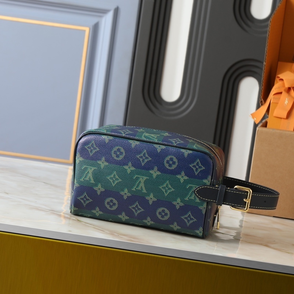 LOUIS VUITTON LOCKER DOPP KIT BLUE STRIPES 23CM M25902 - Image 7