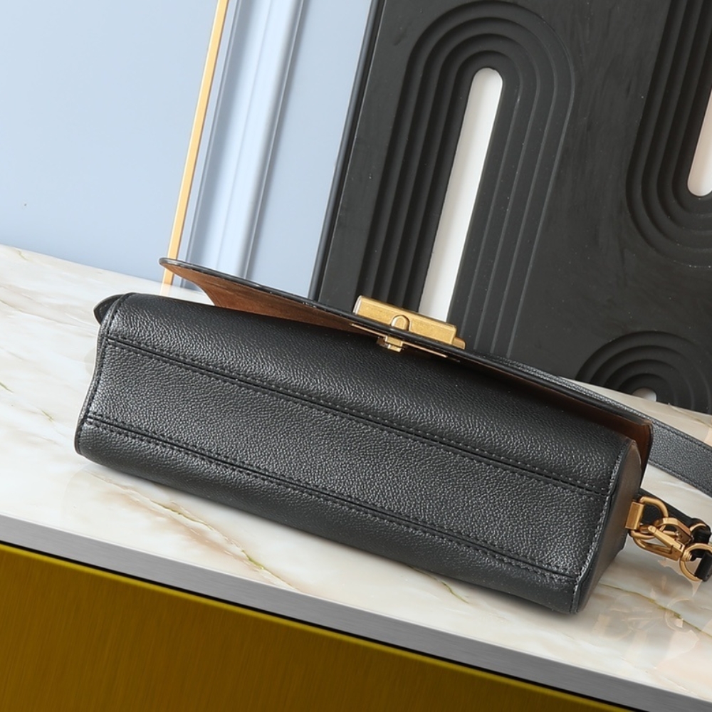 LOUIS VUITTON SOFT TWIST BLACK 27CM M24639 - Image 5