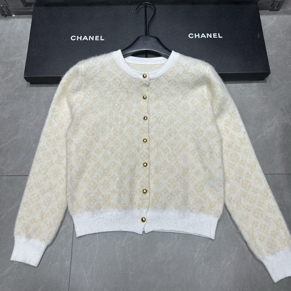 Alternative view of LOUIS VUITTON MONOGRAM BRUSHED KNIT CARDIGAN CHAMPAGNE 1AJFRU