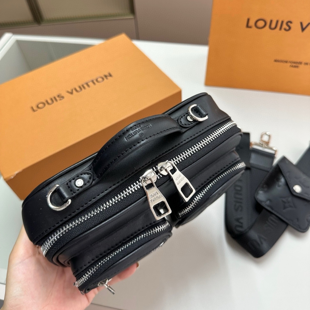 LOUIS VUITTON UTILITY CROSSBODY BAG BLACK 18CM M80450 - Image 6