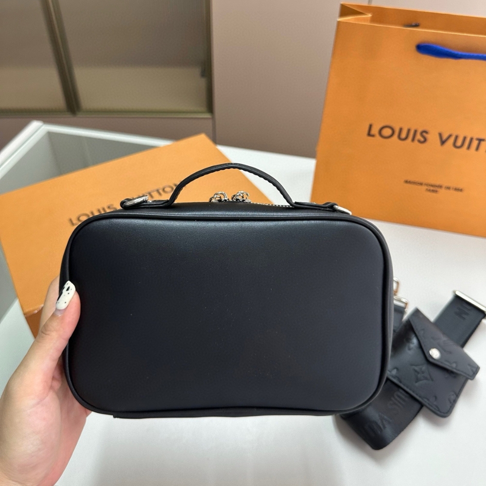 LOUIS VUITTON UTILITY CROSSBODY BAG BLACK 18CM M80450 - Image 4