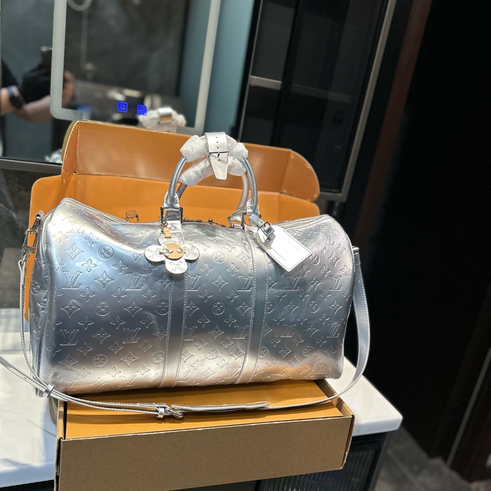 Alternative view of LOUIS VUITTON KEEPALL BANDOULIÈRE 45 SILVER 45CM M12858