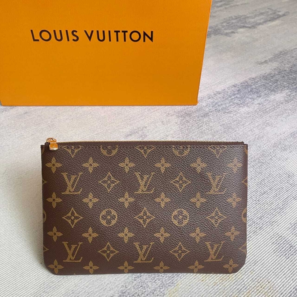 Alternative view of LOUIS VUITTON KEY POUCH M MONOGRAM BROWN 24CM M13560