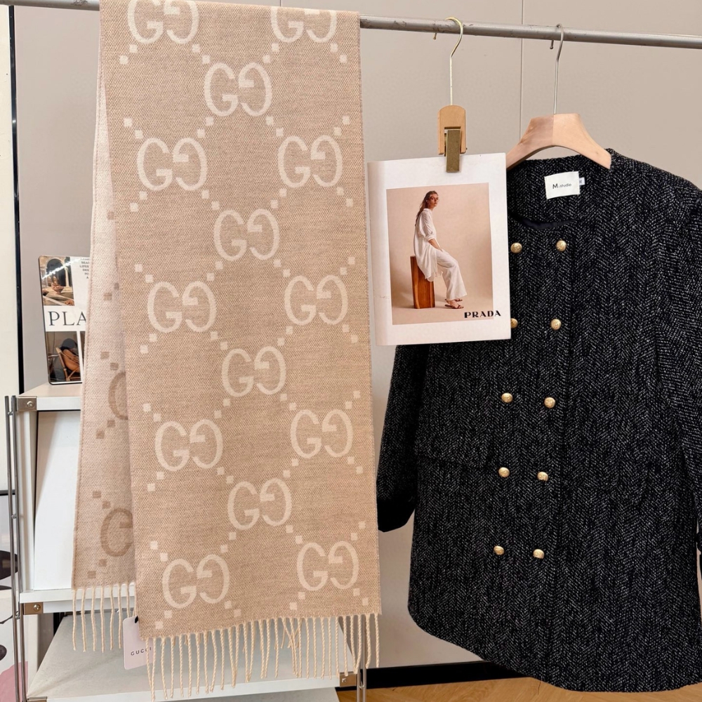 Alternative view of GUCCI GG CASHMERE LAMÉ JACQUARD SCARF CAMEL AND WHITE 764635 3GAMK 9877