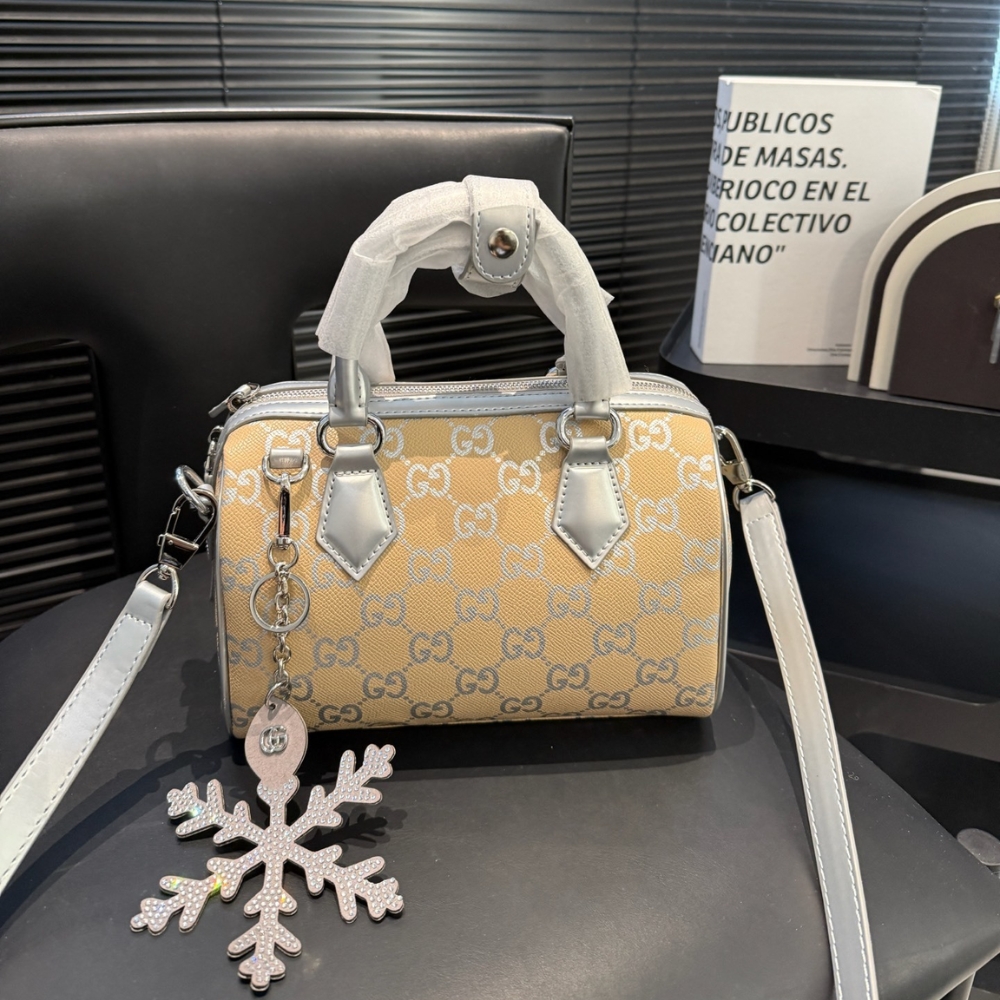 Alternative view of GUCCI GG EMBLEM SMALL BOSTON BAG SILVER GG FABRIC 22CM 848889 FAFEL 8741
