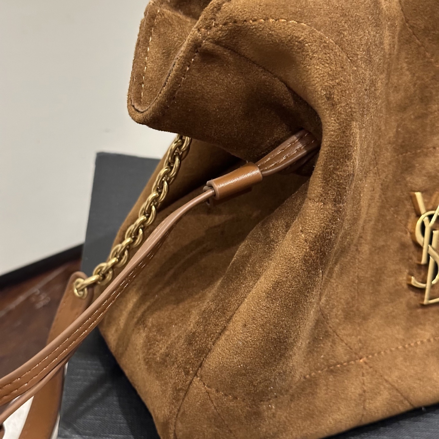 Saint Laurent Jamie Shoulder Pouch In Caramel Cognac 26Cm 8627121U8P72916 - Image 9