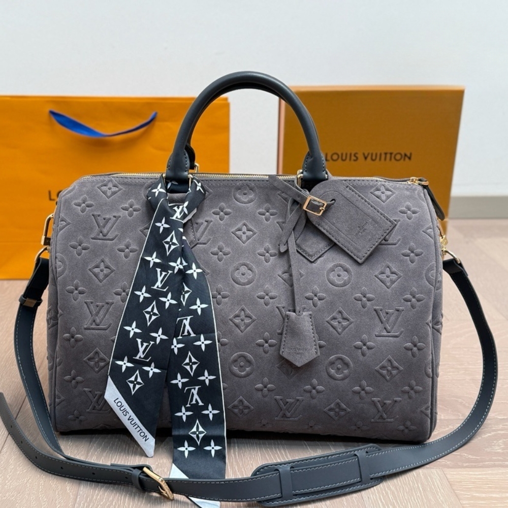 Alternative view of LOUIS VUITTON SPEEDY P9 BANDOULIÈRE 40 GRAY 40CM M15225