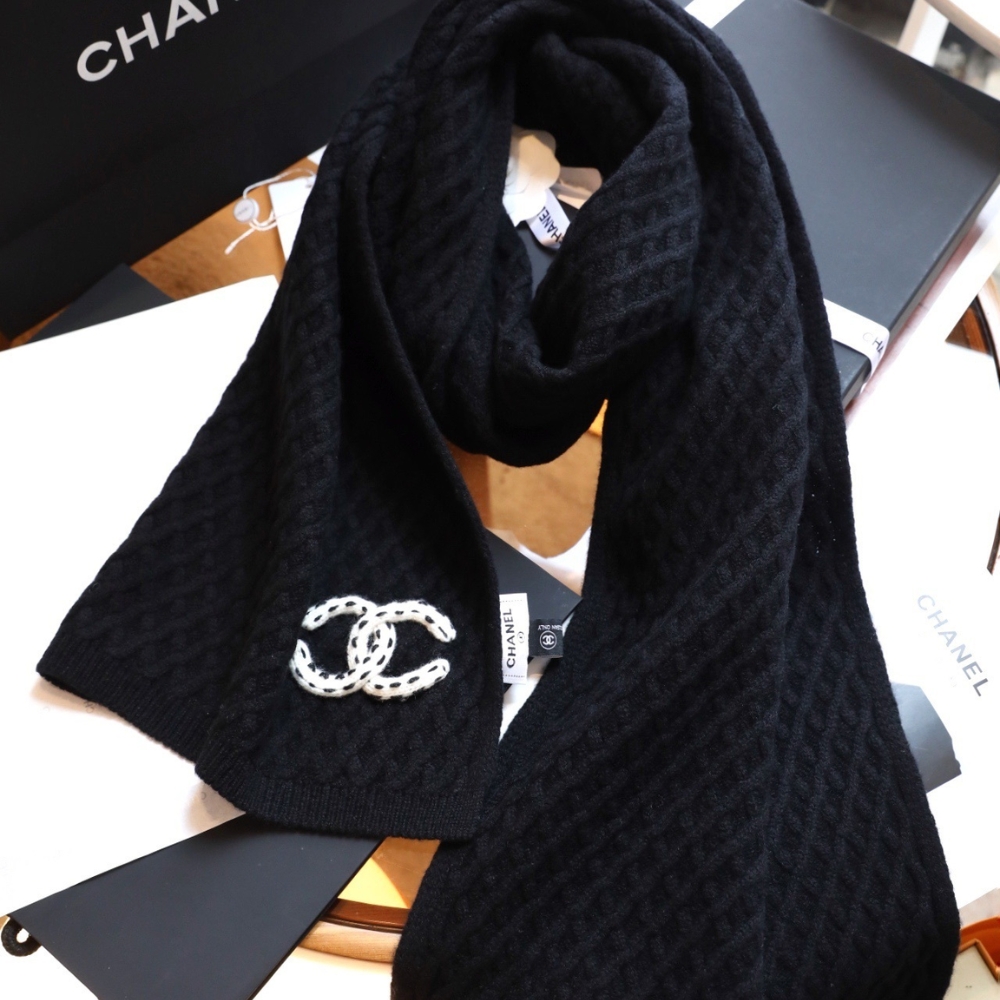 Alternative view of CHANEL CC LOGO PATCH CASHMERE SCARF BLACK