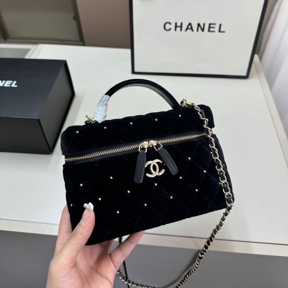 Alternative view of Chanel Vanity With Chain Velvet Diamante And Gold Tone Metal Black 19cm AP4860 B17652 94305