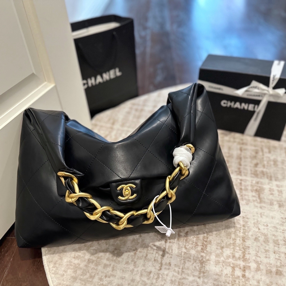 Chanel Maxi Hobo Bag Black Leather 43Cm AS5839 B22140 94305 - Image 7