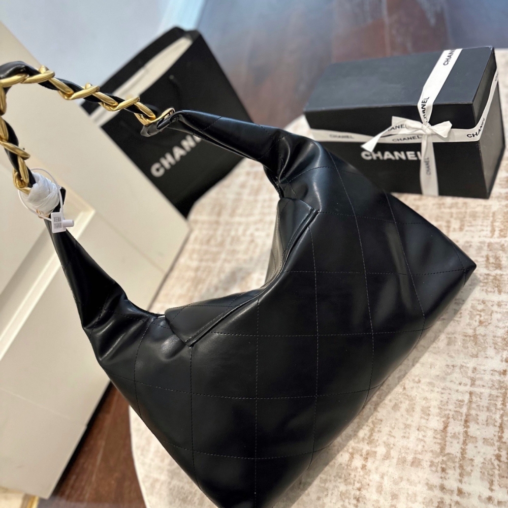 Chanel Maxi Hobo Bag Black Leather 43Cm AS5839 B22140 94305 - Image 9