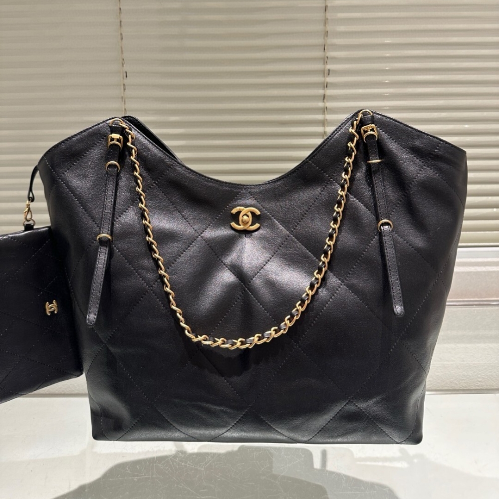 Alternative view of CHANEL MAXI SHOPPING BAG AND GOLD TONE METAL BLACK 35CM AS5463 B20565 94305