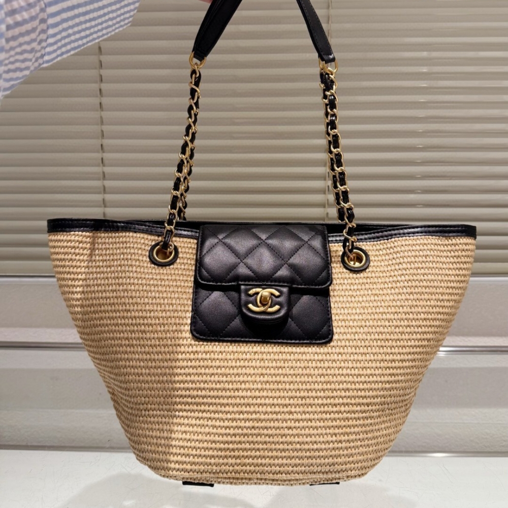 Alternative view of CHANEL SMALL SHOPPING BAG BRAIDED STRAW AND GOLD TONE METAL BEIGE 23CM AS5951 B22647 U6027