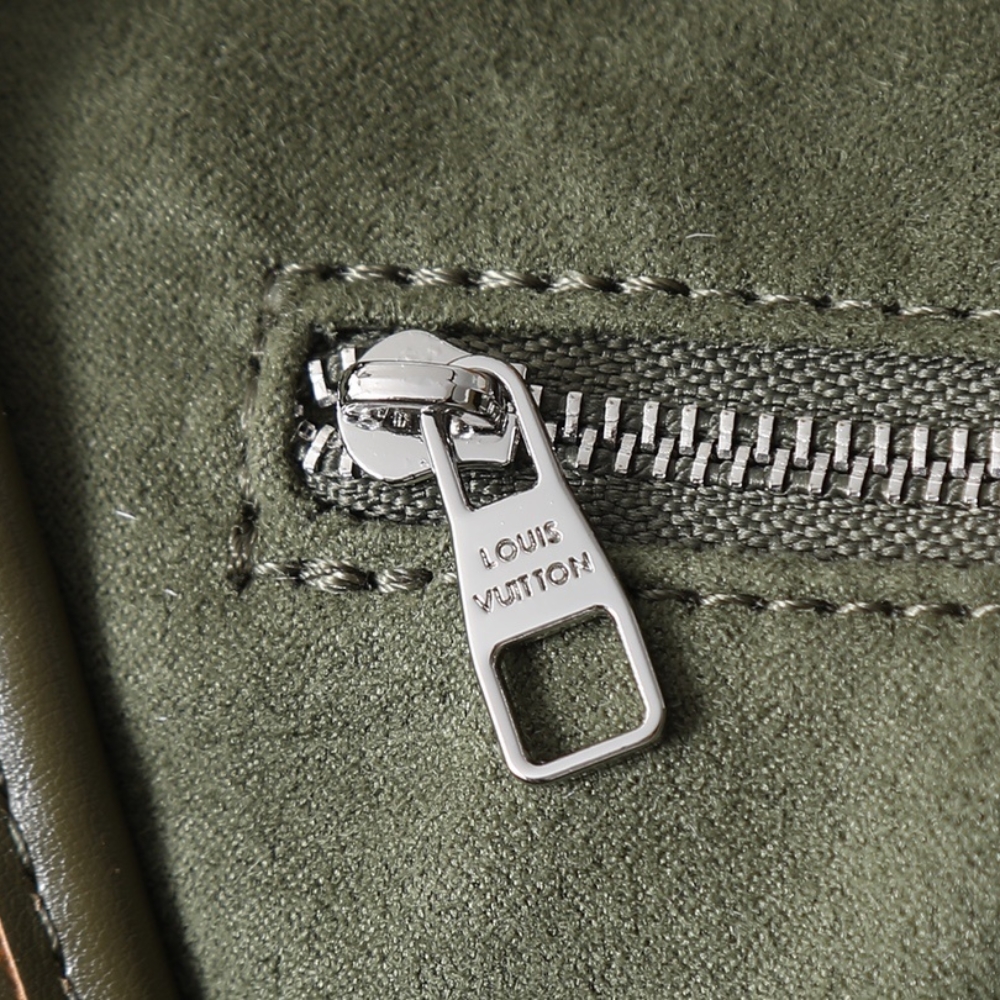 LOUIS VUITTON CARRYALL VIBE MM DARK KAKI 39CM M14268 - Image 8
