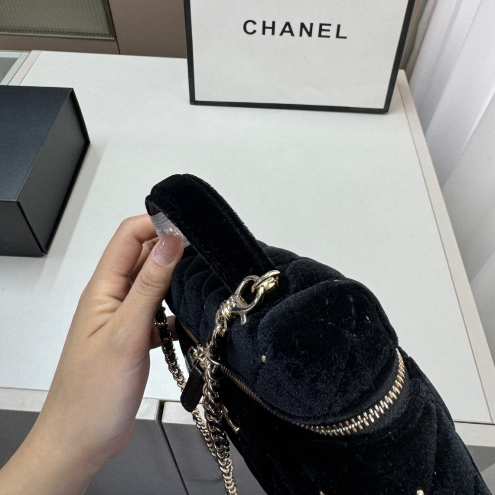 Chanel Vanity With Chain Velvet Diamante And Gold Tone Metal Black 19Cm Ap4860 B17652 94305 - Image 6