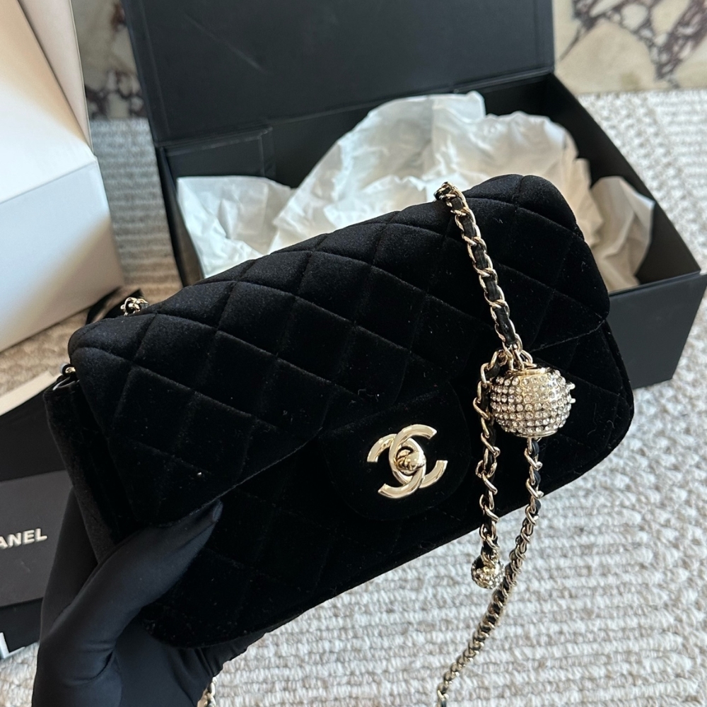 Alternative view of CHANEL MINI FLAP BAG VELVET DIAMANTE AND GOLD TONE METAL BLACK 20CM AS1787 B20826 94305