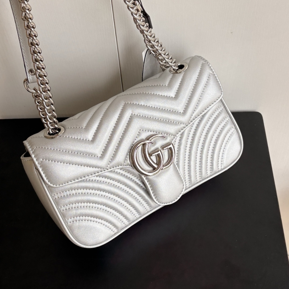 Alternative view of Gucci Gg Marmont Medium Shoulder Bag Metallic Silver Leather 26Cm 443497 AAESP 8106