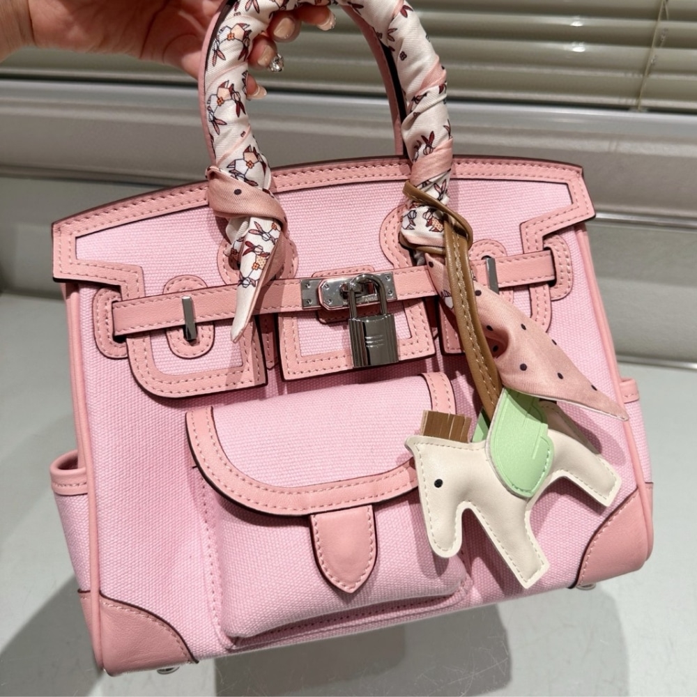Alternative view of Gift Set: Hermès Birkin 25 Cargo Travel Bag Pink 25Cm With Mini Clic Anchor Chain Bracelet Rose Gold Tone With Light Pink H209000Fo1Zpm