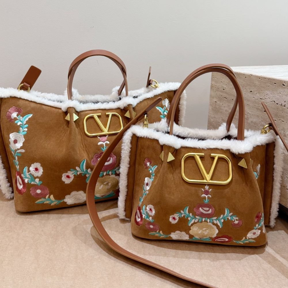 Valentino Garavani Medium Shopping Bag In Embroidered Suede With Lining 35cm 7W0B0R44JYI A8F - Image 7