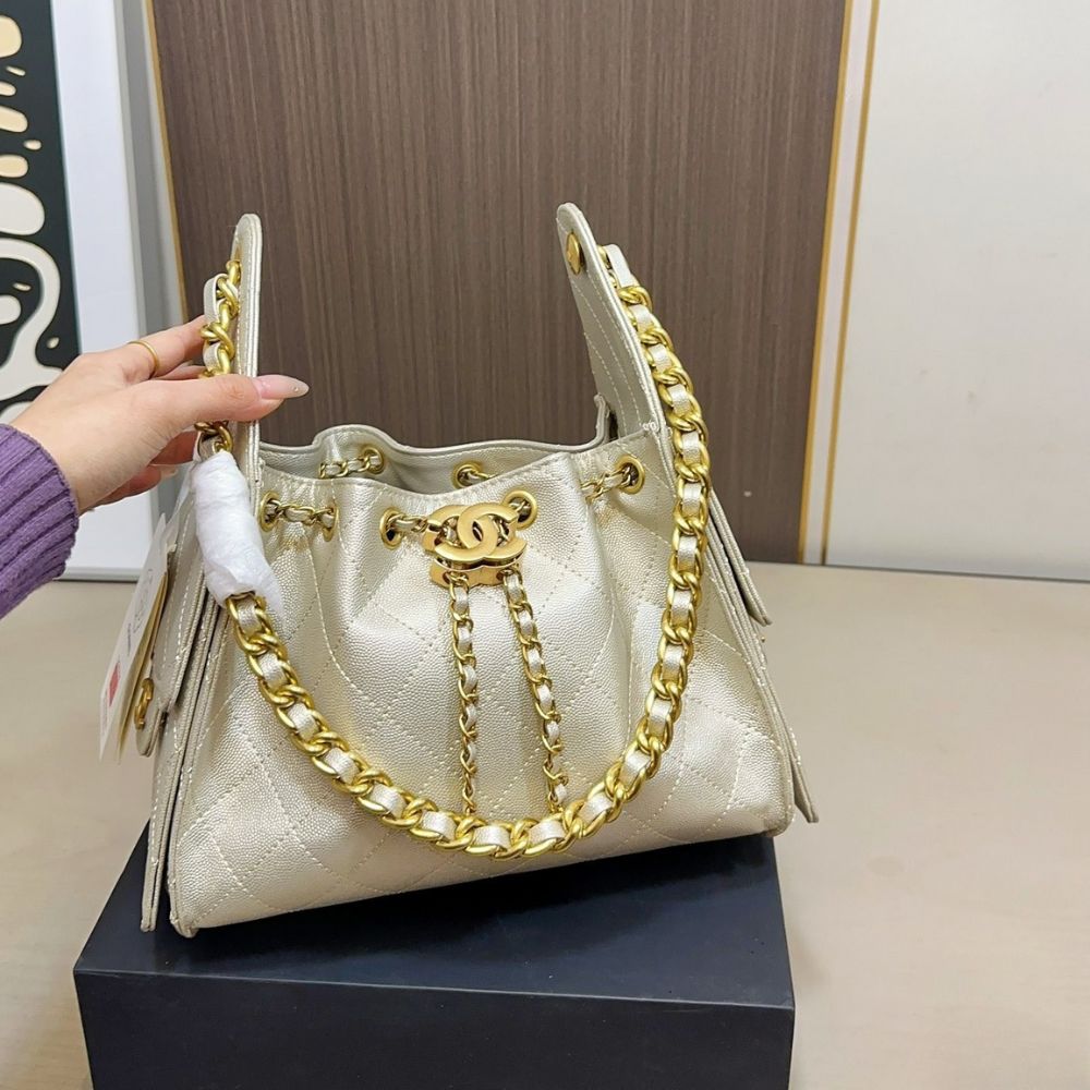 Chanel 25 Small Handbag Light Yellow 26Cm - Image 6