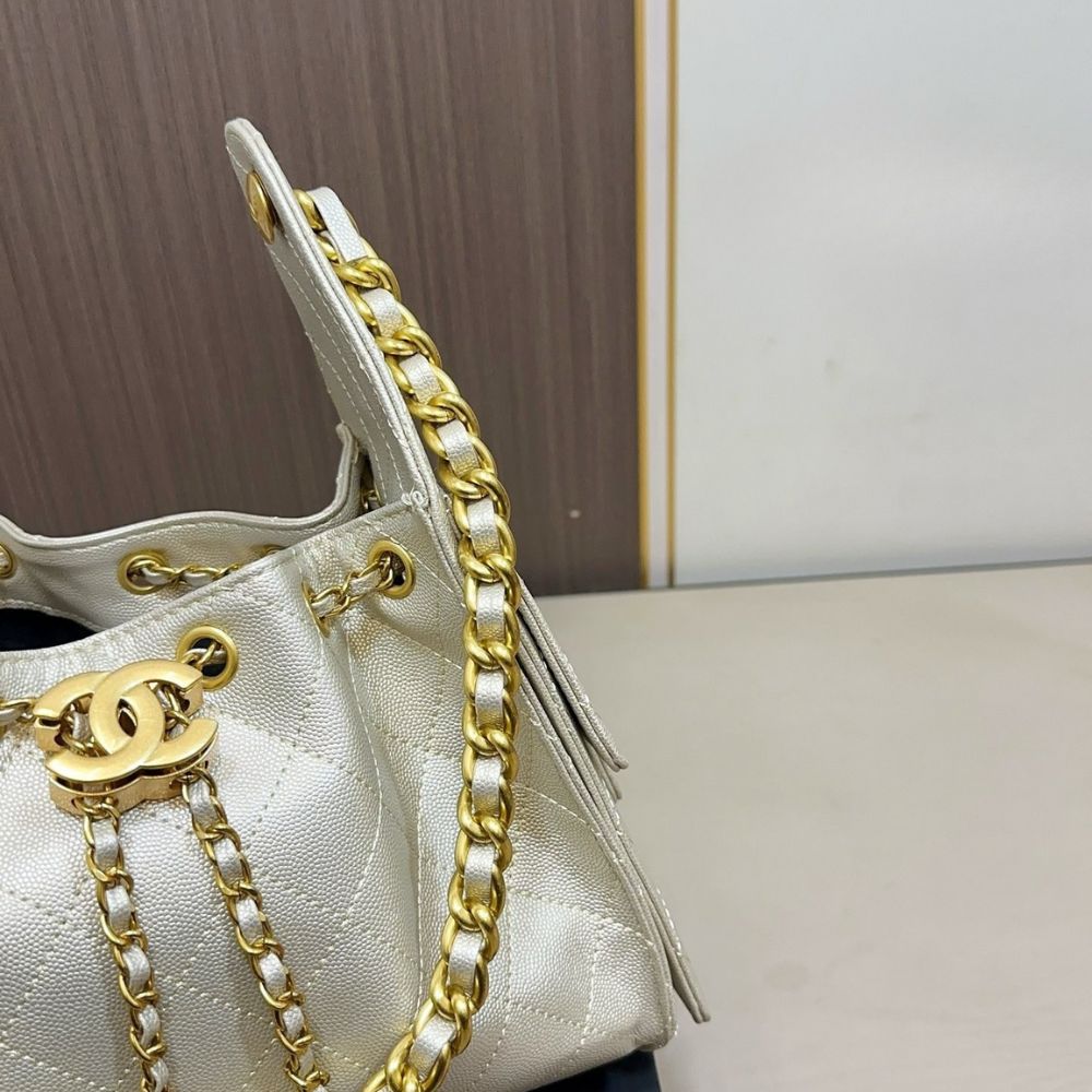 Chanel 25 Small Handbag Light Yellow 26Cm - Image 5