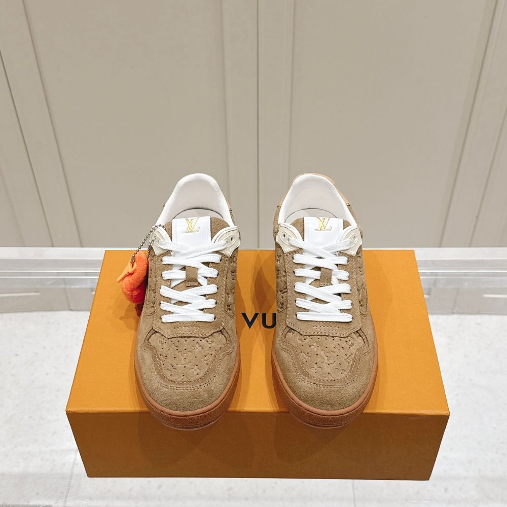 Alternative view of Louis Vuitton LV Stadium Sneaker Beige 1AGXPU