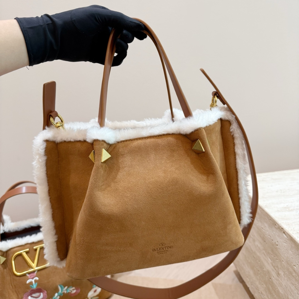 Valentino Garavani Medium Shopping Bag In Embroidered Suede With Lining 35cm 7W0B0R44JYI A8F - Image 3