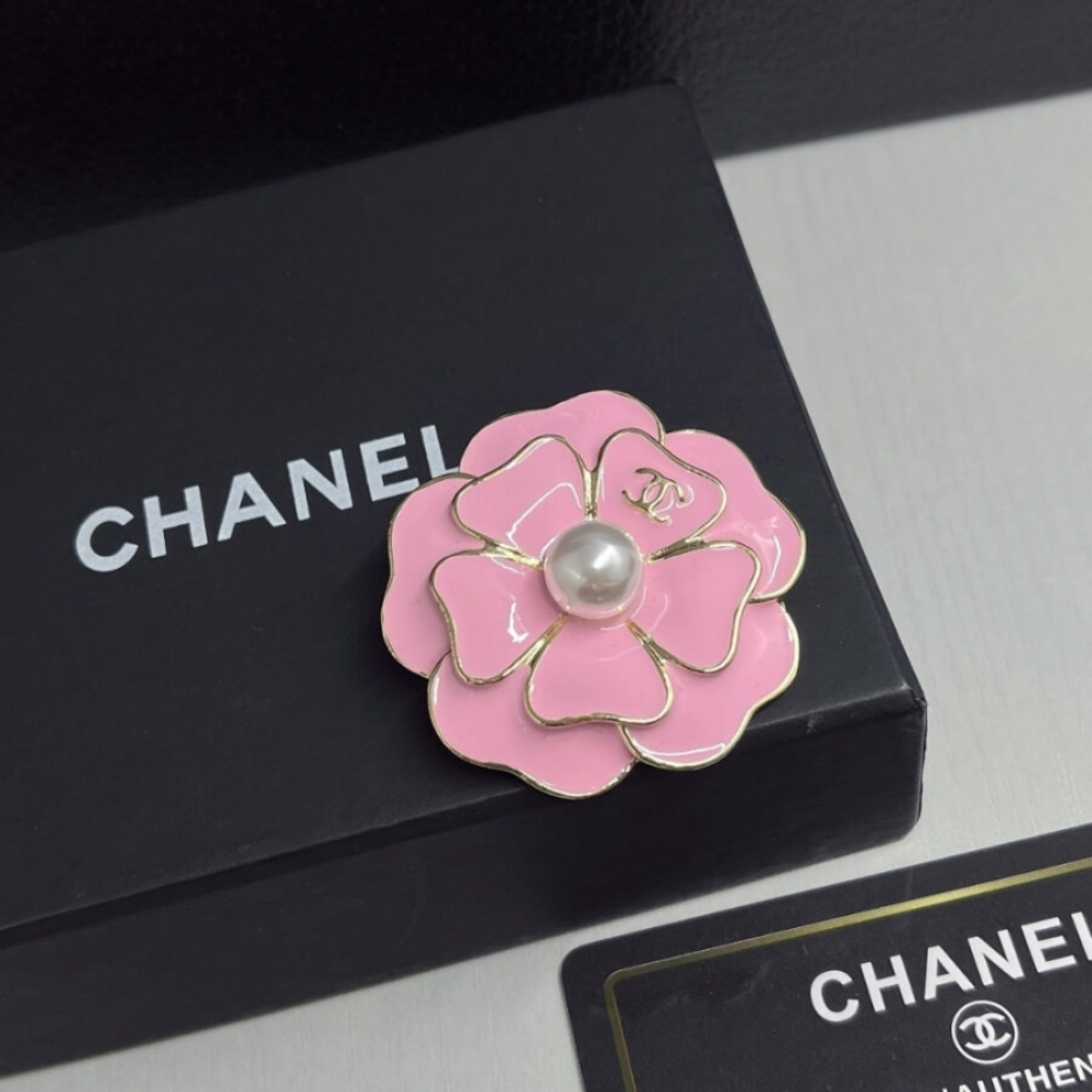 Gift Set: Chanel Classic Medium Flap Bag With Silver Hardware Dark Pink 25cm And Brooch Metal And Resin Gold With Pink Pearly White - Image 6