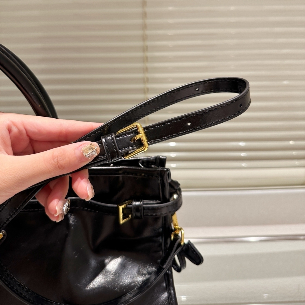 Prada Bonnie Extra Large Leather Handbag Black 38Cm 1BA439 2CYR F0002 V OOO - Image 5