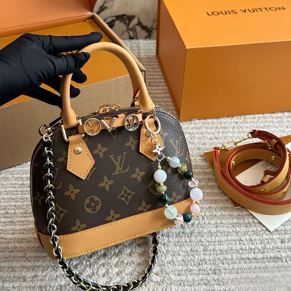 Alternative view of Louis Vuitton Alma Mini LV And I 21Cm K00015