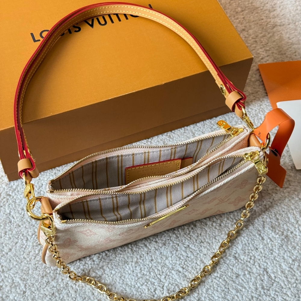 Louis Vuitton Pochette Liv Monogram Origine Lin 24Cm - Image 8