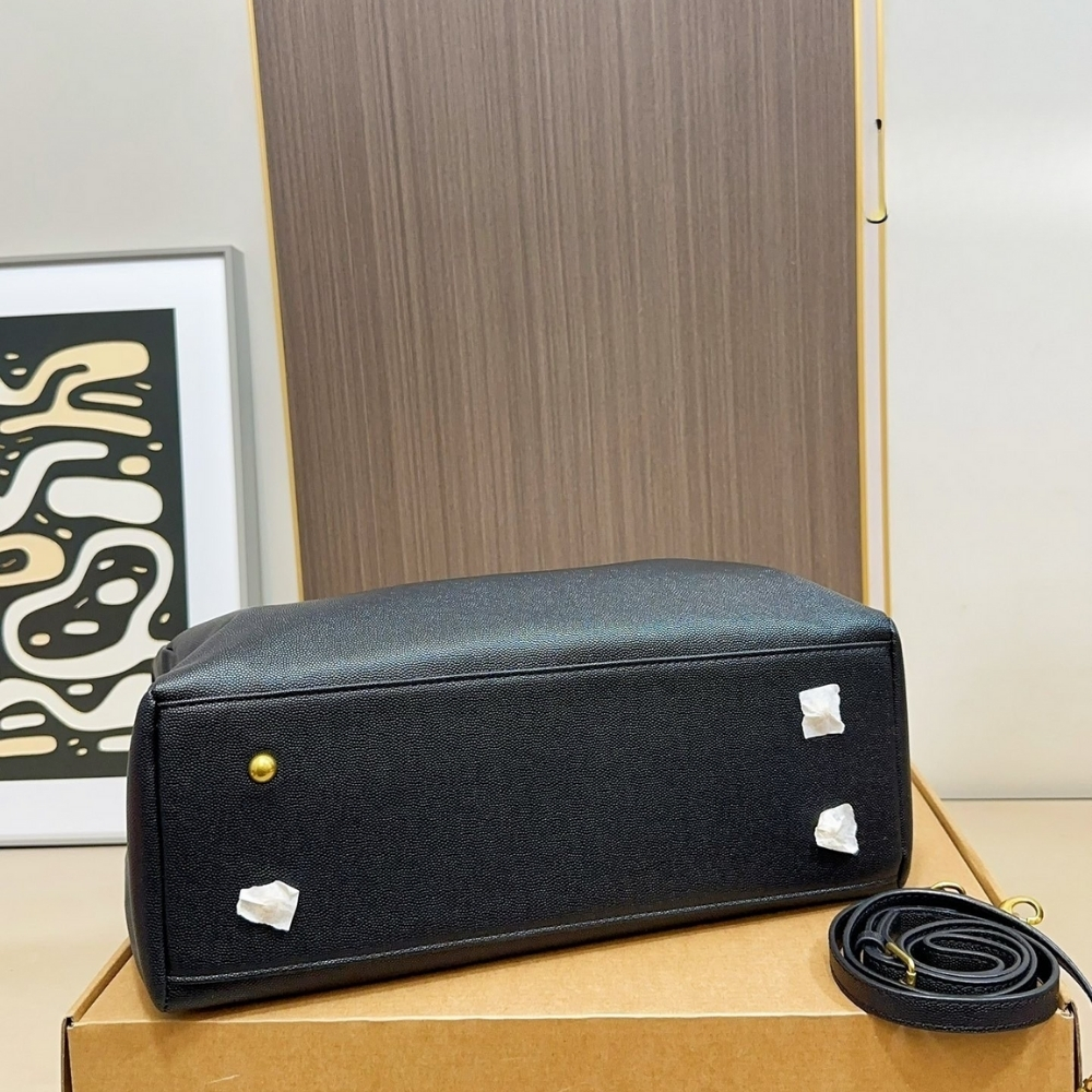 Chanel Executive Cerf Tote Gold Tone In Black Leather 36Cm - Image 7