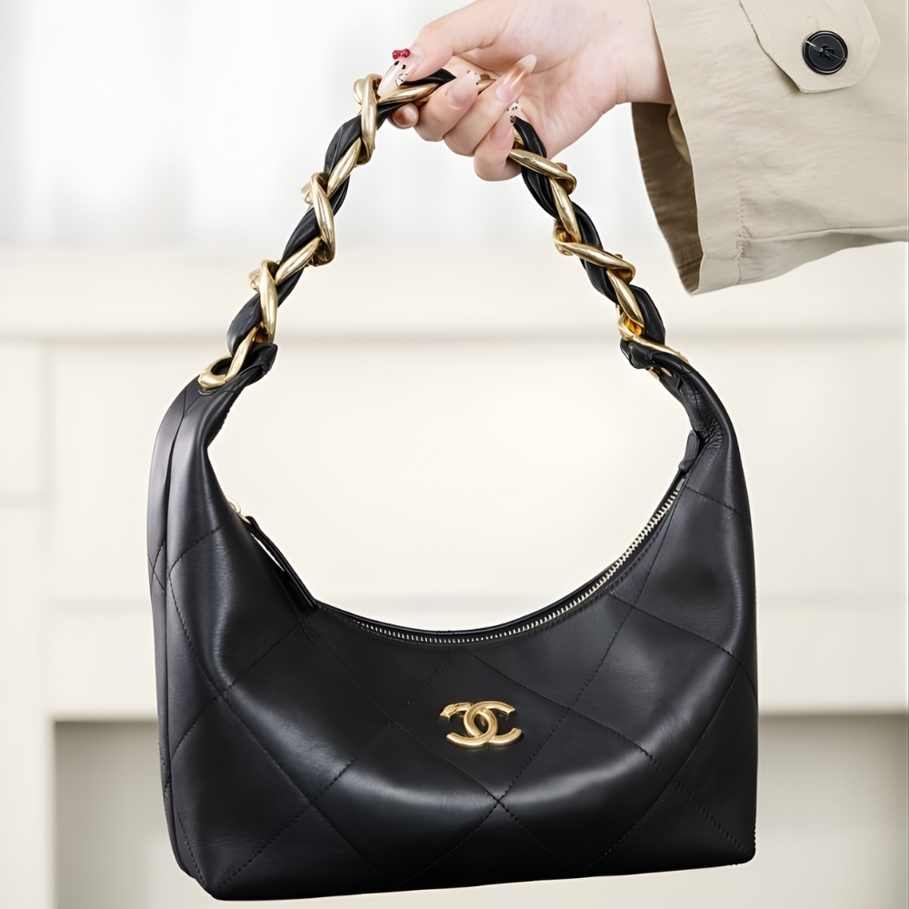 Chanel Hobo Handbag Shiny And Gold Tone Metal Black 24Cm - Image 6