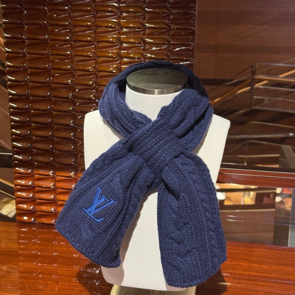 Alternative view of Louis Vuitton Only LV Mini Cable Scarf Navy Blue 150Cm M96755