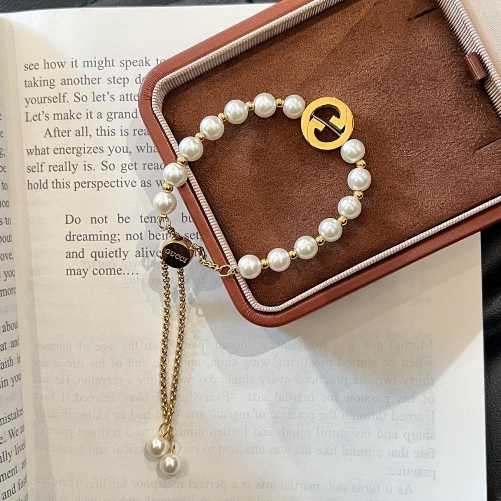 Gucci Interlocking Pearl Bracelet Gold 839033 JCF27 8062 - Image 3