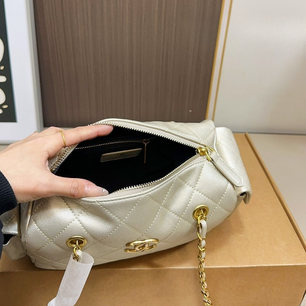 Chanel Small Bowling Bag Light Beige 25Cm - Image 3