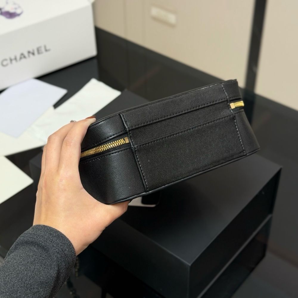 Chanel CC Filigree Medium Vanity Case Black 21Cm - Image 7