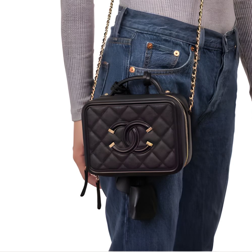 Chanel CC Filigree Medium Vanity Case Black 21Cm - Image 8