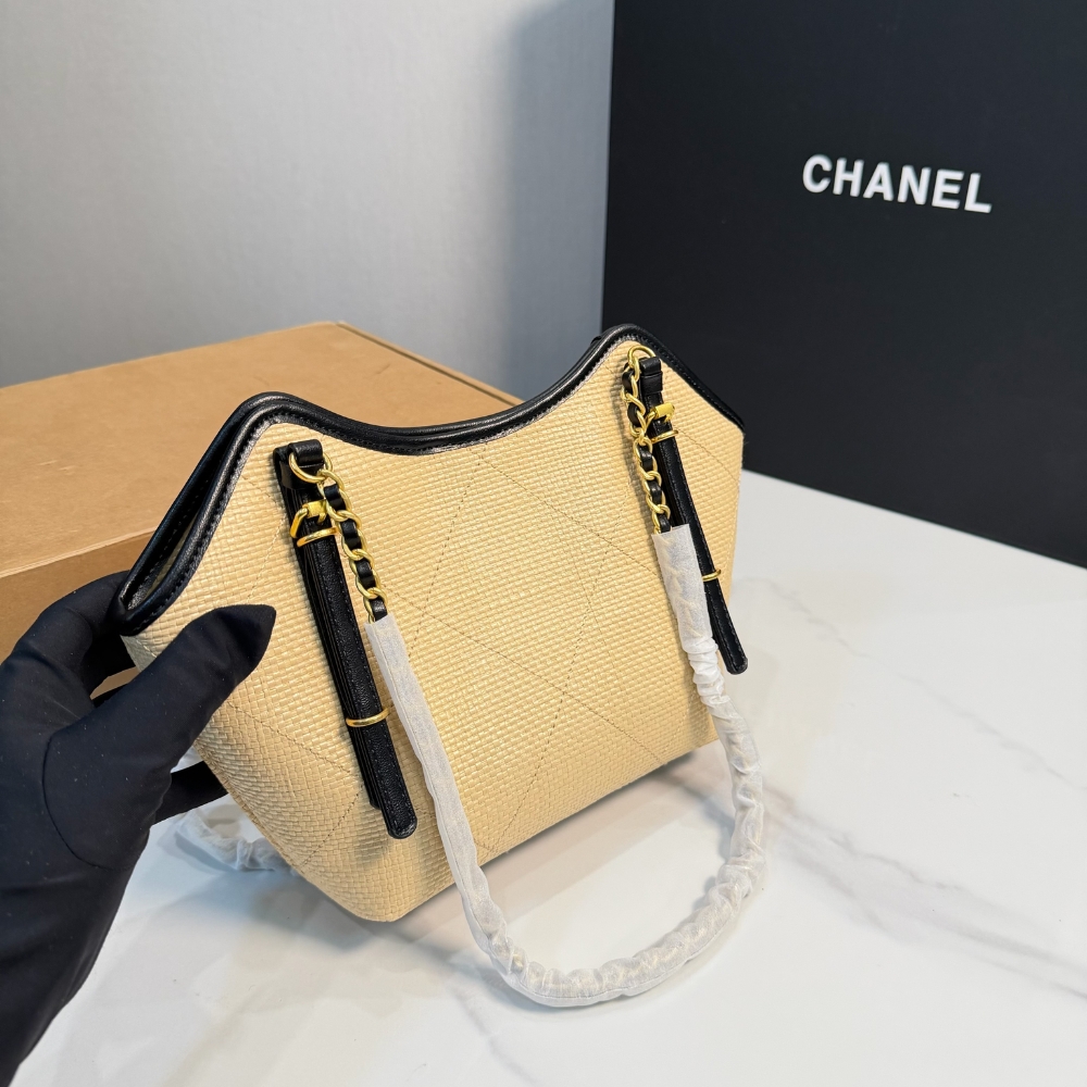 Chanel Small Shopping Bag Braided Raffia Effect Canvas And Gold Tone Metal In Beige 20Cm - Image 5