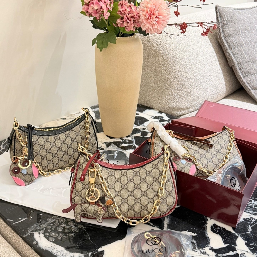 Alternative view of Gucci GG Emblem Small Shoulder Bag Beige And Dark Brown 25Cm 847447 FAD6L 9758