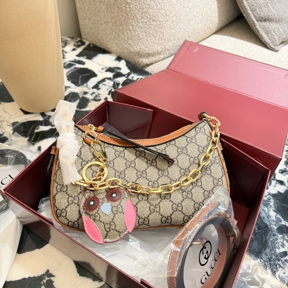 Alternative view of Gucci GG Emblem Small Shoulder Bag Beige And Dark Brown 25Cm 847447 FAD6L 9758