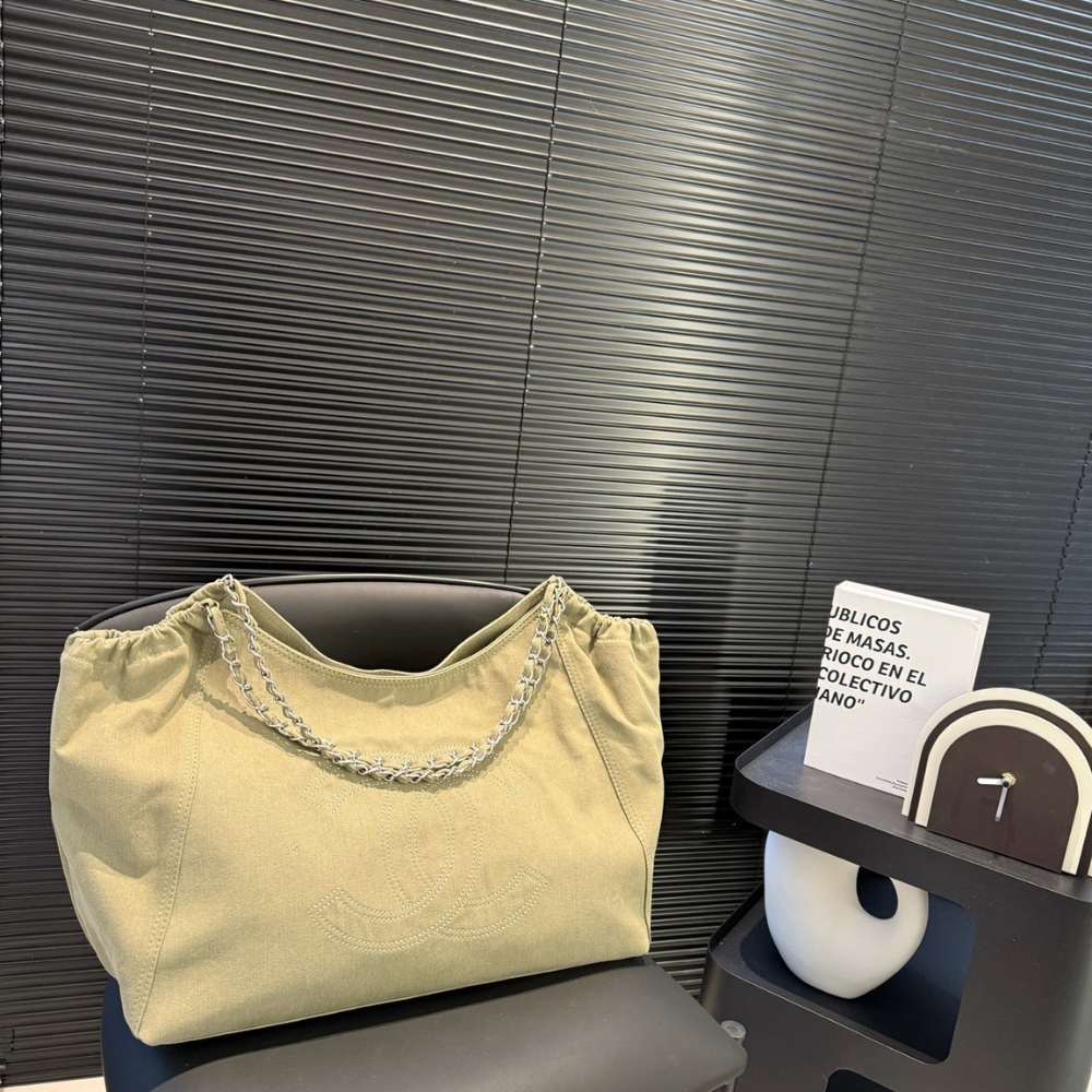Alternative view of Chanel Large Hobo Bag Khaki Yellow 42Cm