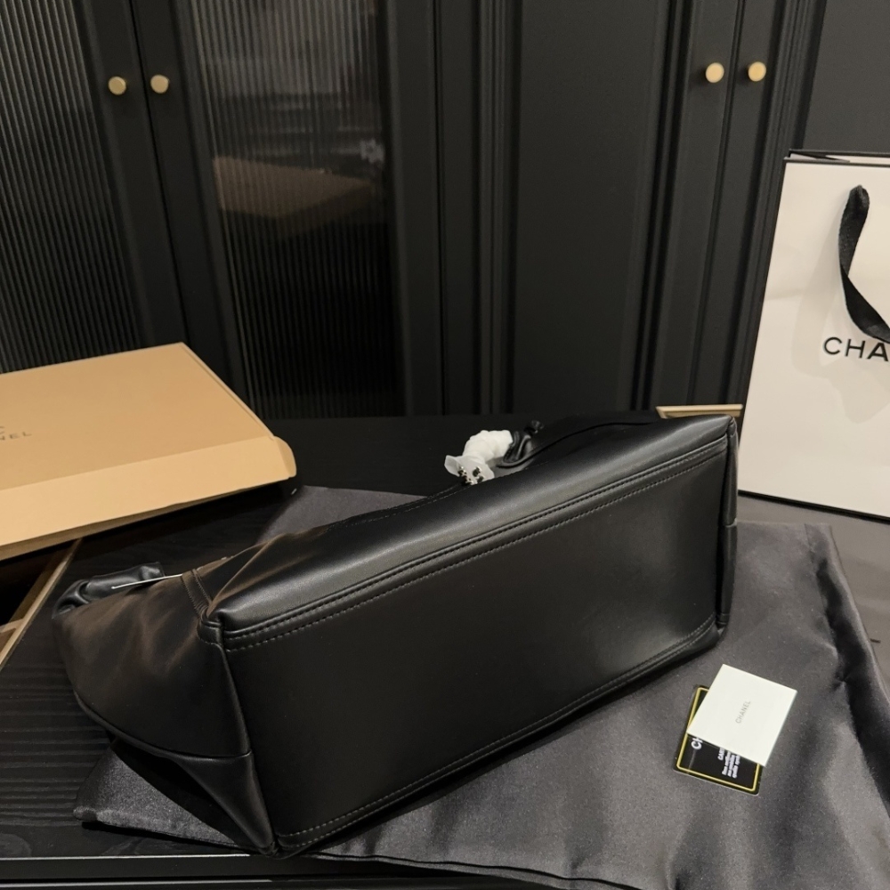 Chanel Large Hobo Bag Black Leather Chain Strap 36Cm - Image 8